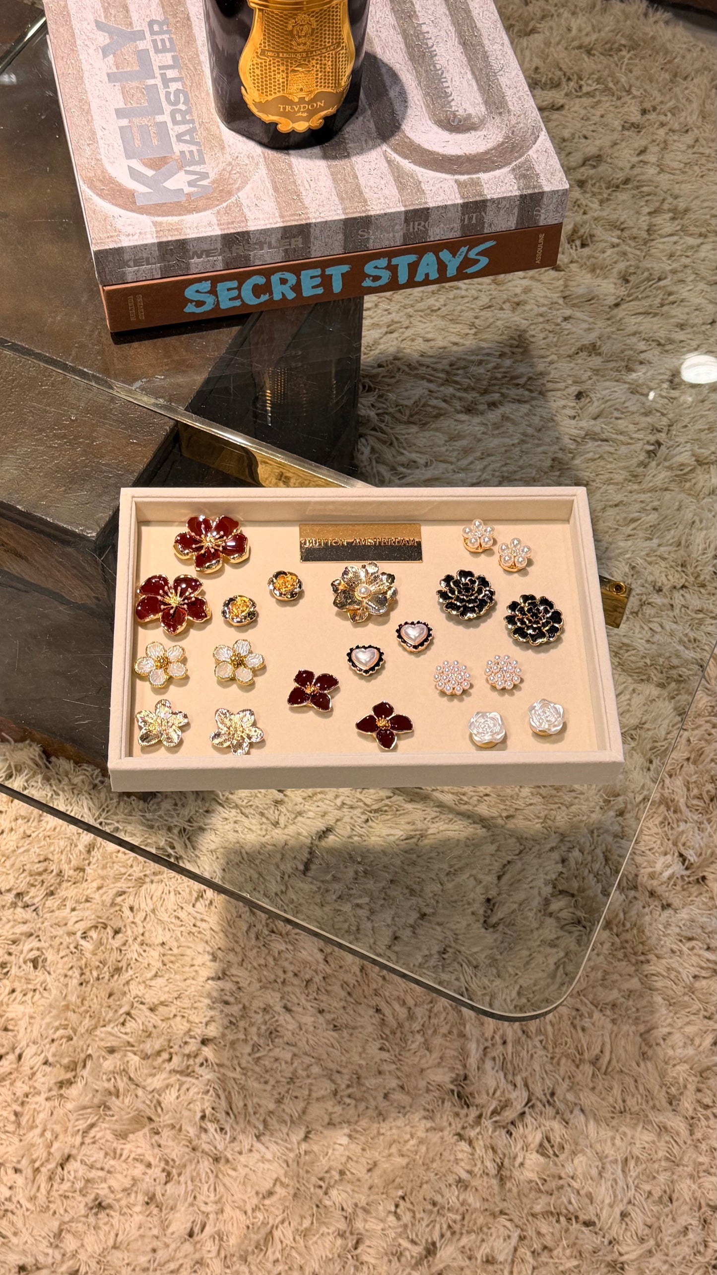 BA - Beige Display