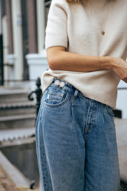 Strass Oval - Jeans Pin — AW 2026 styling photo