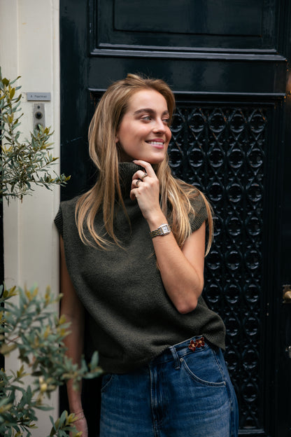 Claire Burgundy - Jeans Pin — AW 2026 styling photo